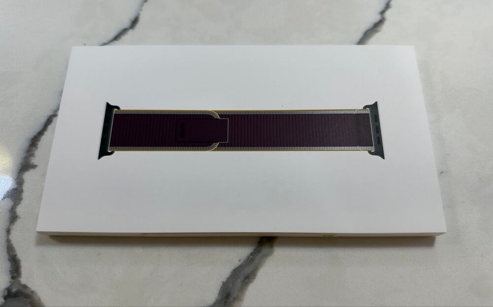 New Sealed Apple Watch Burgundy Trail Loop Band M/L (49 mm) - Authentic